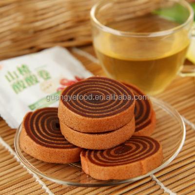 China Low Fat Semi Soft Hawthorn Snacks Hawthorn Bicolourable Roll for sale