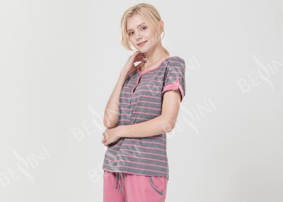 Chine Le short du pyjama des femmes rondes de cou de Homestyle place, les ensembles de pyjamas barrés par dames à vendre