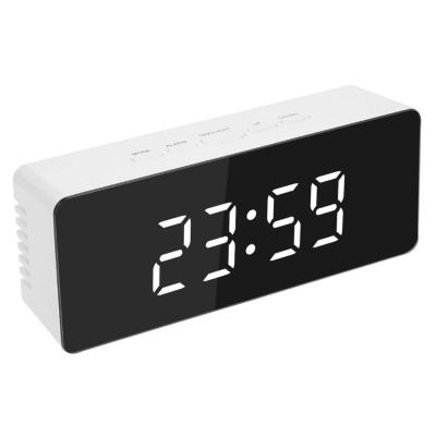 China Hot Selling LUMINOVA Office Decoration Gift Modern Table LED Doze Digital Alarm Mirror Clocks For Home Office for sale