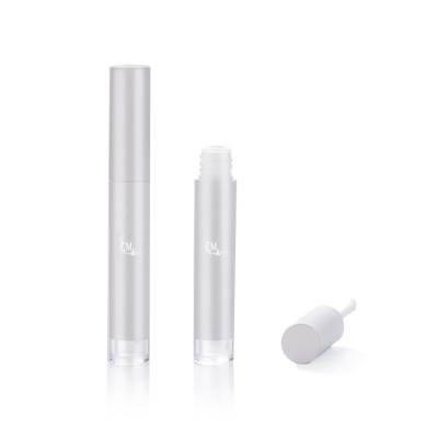 China Custom Round 5ml Cosmetic Plastic Empty White Round Lip Gloss Tubes With Private Brush Applicator Logo for sale