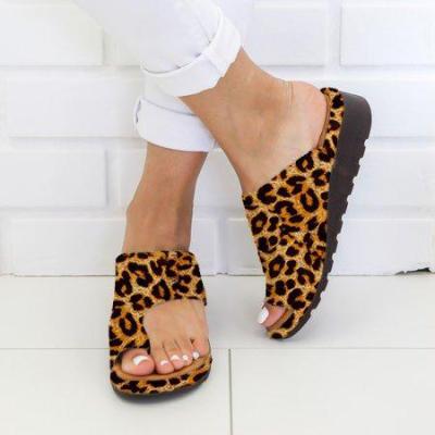 China Manufacturer High Quality Comfortable Breathable Steel Toe Sandals Women Casual Flat Slippers For Women for sale