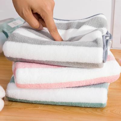 China Factory Wholesale Compressed Super Soft Towels Coral Fleece Quick Dry Towels for sale