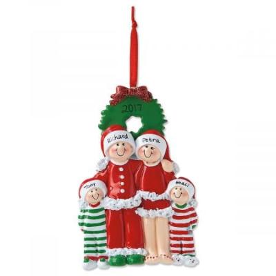 China Europe Personalized Family Christmas Resin Ornament-4 Figures for sale