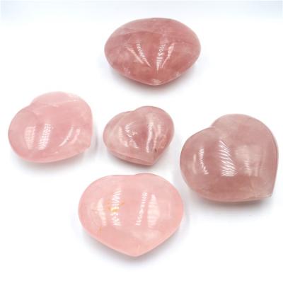 China Europe birthday love gifts natural heart shaped crystal rose quartz for home decoration for sale