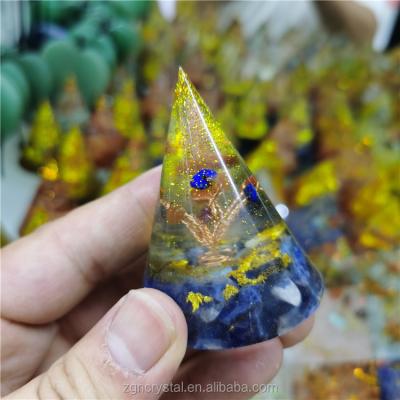 China Wholesale Natural Polish Quartz Healing Europe Natural Rock Crystals Pyramid For Gifts for sale