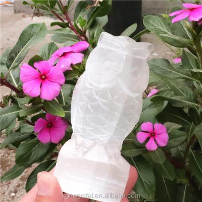 China Wholesale China Robin Crystal natural hand cut quartz nature fibrous gypsum crystal animal for gifts for sale