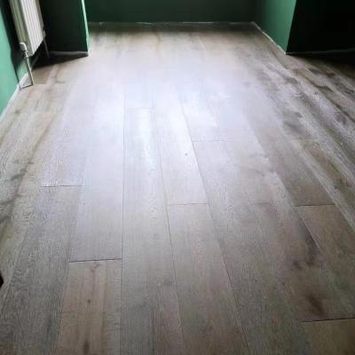 China Modern Best Price Chemical Treatment Engineered Oak 3 Layers Wood Flooring for sale