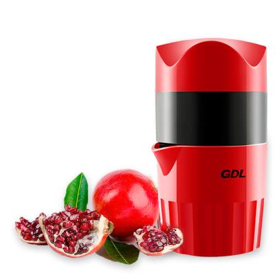 China Viable Sugar Cane Crusher Sugar Cane Blenders and Juicers 3 in 1 Accessories Cold Juicer for sale