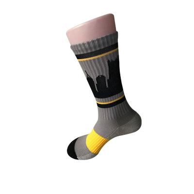 China Fashion Crew Anti-Skid Basketball Socks for sale