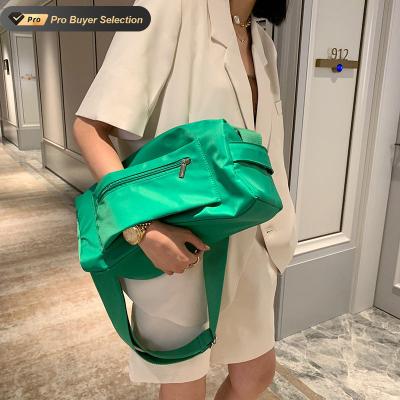 China Other Hot Women Shoulder Bag Fitness Oxford Crossbody Handbag Toast Popular Cloth One Ins Big Shoulder Messenger for sale