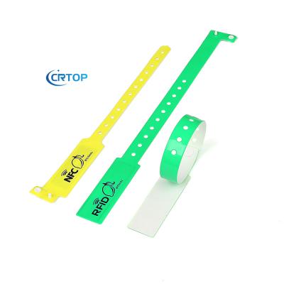 China Custom Waterproof Nfc Silicone Wristband Waterproof / Waterproof NFC RFID Tag Waterproof Smart Band for sale