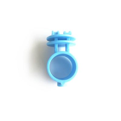 China Electric Fence Insulator for 25mm round tube  IST008  Insulator of electric fence for 25mm post Middle  rod insulator for sale