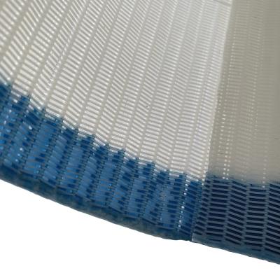 China Industriële polyester spiraalconveyorband met een breedte van 0,1-5 m en een lusbreedte van 5,2-12 mm Te koop