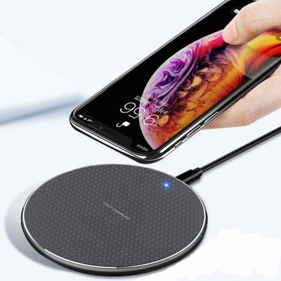 China Hot Selling Amazon Smartphone Wireless Charger Aluminum Frame 10W Fast Wireless Charging Design Mobile Phone Non-Slip Charger for IOS Android for sale