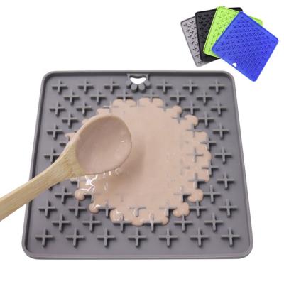 China Sustainable Dog Lick Mat Peanut Butter Lick Pad With Strong Suction To Wall for sale