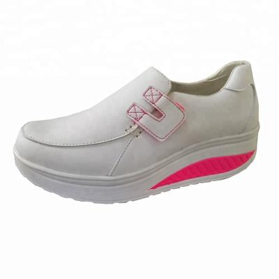 China For Hospital And Beauty Salon Cheap Wholesale Medical Shoes White Leather Women Doctor Shoes With Wedge Heels for sale