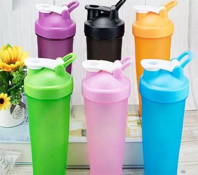 China Wholesale Viable Outdoor Sports Gym Food Grade 600ml Protein Shaker Water Bottle Protein Shake Premium Cup for sale