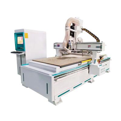 China Full Automatic Hotels Door Buffet Making Machinery CNC Router Machine Loading And Unloading System 1325 for sale