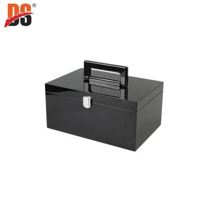 China Handmade DS Customized Luxury Wooden Shiny Black Wooden Jewelry Box Gift Boxes With Handle for sale