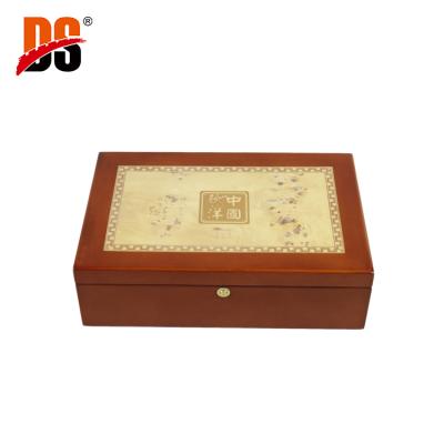 China DS Mosaic Metal Decoration Medal Gold Coin Wooden Box Handmade Custom Wooden Box for sale