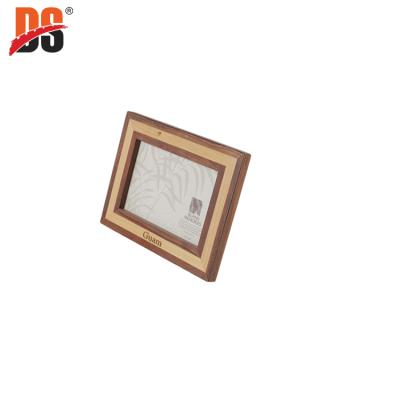 China Wholesale Classic.morden DS picture display frame photo frame position wooden picture frame for sale