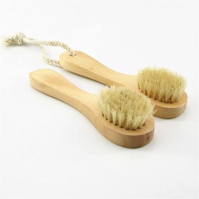 China All Natural Wooden Handle Bristle Facial Cleansing Brush Soft Pore Cleanser Exfoliating Facial Cleanser for sale