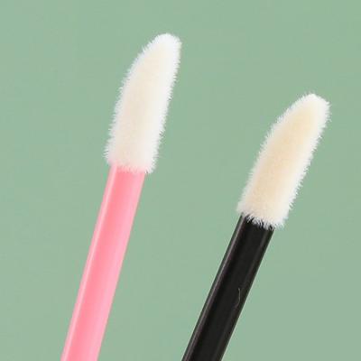 China Soft Lip Brush Gloss Tip Sticks White Wide Container Portable Cheap Disposable Makeup Pen 50db Edge Control With Tube Lip Brush for sale