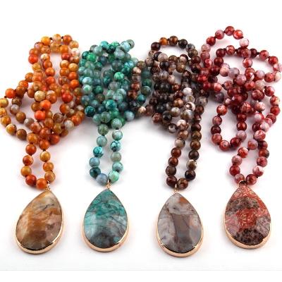 China Women's Eco-friendly Ethnic Long Necklace Fashion Natural Stone Agate Knotted Stone Pendant Necklace en venta