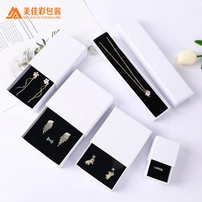 China Jewelry ; Collars; wristbands; earings ; rings custom logo paper bracelet double ring jewelry jewelry packing box for jewelry packaging for sale