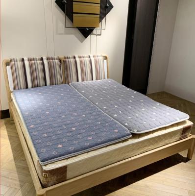 China A foldable side of the rattan side of the fabric protection student dormitory foldable winter and summer outdoor thin dual-use lazy mattress for sale