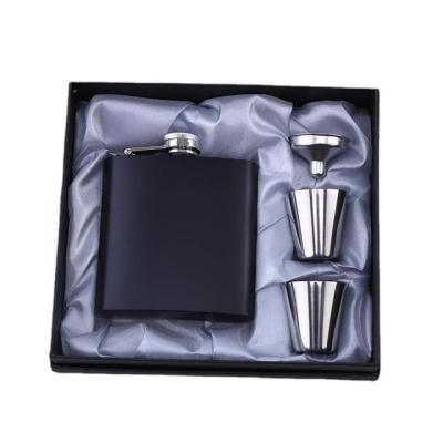 China Custom logo 6oz minimalist liquor flask gift set matte stainless steel travel flask color men jug whiskey alcohol hip flask for sale