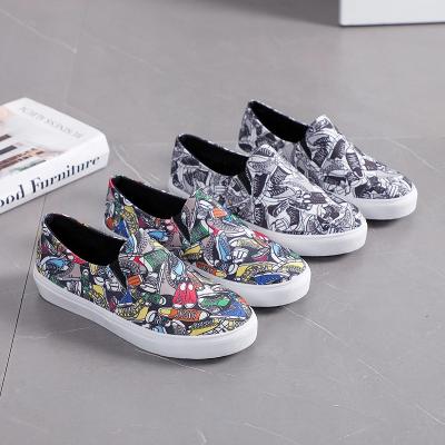 China Latest Fashion Trend Women Canvas Shoes Lightweight Casual Sneakers Female Slip On Canvas Shoes for sale