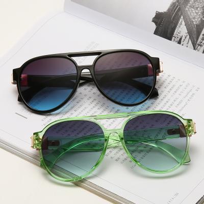 China 2020 Custom Made Authentic Sunglasses Vendor Girl Glasses Designer Fashion Sunglasses Wholesale Round Green Women Len Gradient Eyewear Men Shades UV400 for sale