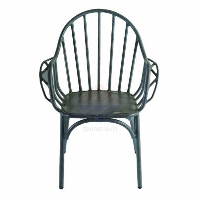 China Windsor distressed metal aluminum windsor dining chair with arm rest for wedding banquet club restaurant cafe hotel home furniture for sale