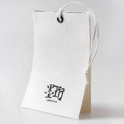 Cina Sustainable Fabric Recycled Plastic Garment Accessories Hang Tag Clothing Tag Swing String Seal Bags Custom Cotton Customized Shoes Hang Tag in vendita