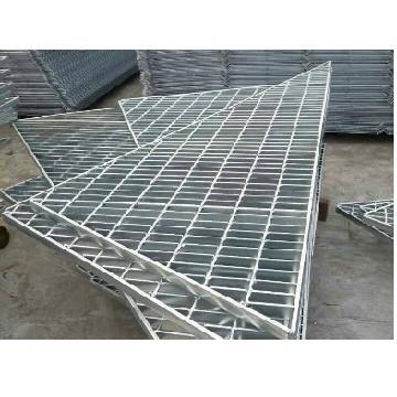 China Küche galvanisiertes gezacktes Stangen-hohes Lager des Boden-Gitter-3mm 4mm zu verkaufen