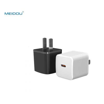 China 50% Charge in 30 Minutes Mini Charger Convenient Suitable Durable Small PD 20W USB-C Safe Single Connector to PD IOS Phone Charger for sale