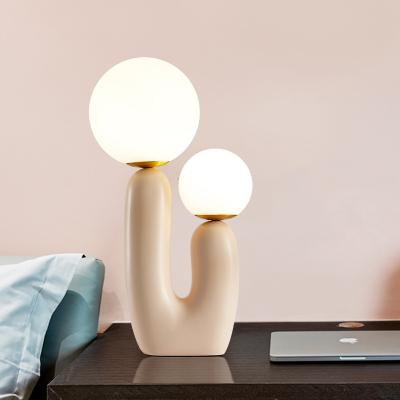 China EUROPEAN Modern Home Decoration Pink Color Desk Night Light Bed Side Table Lamps for sale