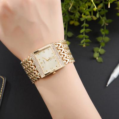 China Non-specific 2018 hot sale big size gold sliver alloy 3D luxury main lines women watches ladies watches wristwatch for sale