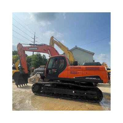 China Constructional engineering Large second-hand excavators DOOSAN DX300 30TON available at low prices in stock for sale