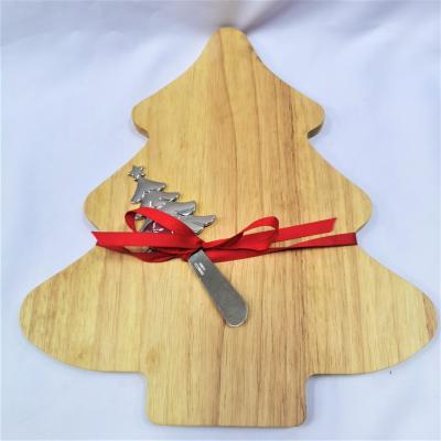 China Sustainable Custom Wooden Christmas Tree Cheese Board With Metal Spreader For Christmas For Gifts for sale