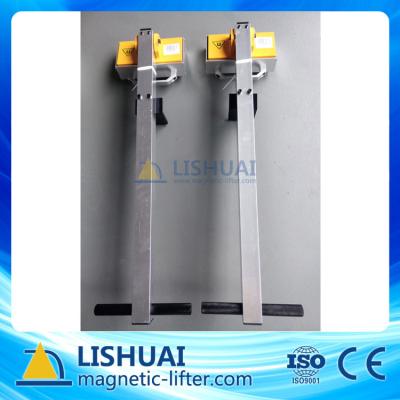 China Manhole Cover Manhole Cover Magnet Lift Lifter for sale