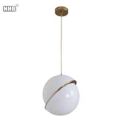 China Modern postmodern creative ball chandelier dislocation personality acrylic simple pendant lamp for sale