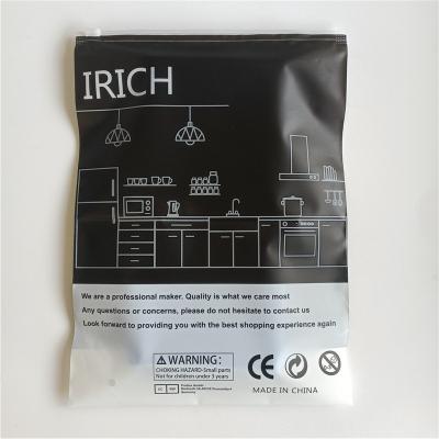 China Kleidungsspeicher mit benutzerdefiniertem Druck Cpe Slider Zipper Bag zu verkaufen