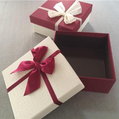 China Custom Luxury Cardboard Paper Gift Box For Christmas Box for sale