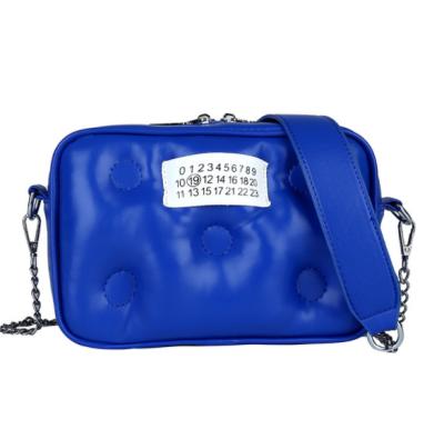 China Fashion New Arrival Winter Modern Elegant English Letters Trendy Cotton Padded Ladies Chain Shoulder Bag for sale