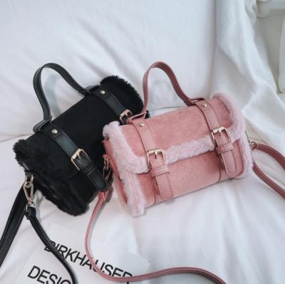 China Wholesale hot sale fashion winter handbag pink fashion small shoulder bag fluffy woman bags handbag for ladies for sale