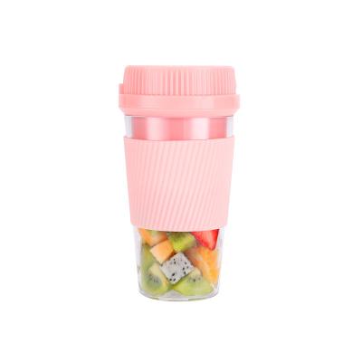 China Eco-friendly Usb Wireless Household Juicer Cup Filling Fruit Making Juice Squeezing Drink Machine for sale