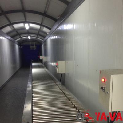 China Heat Resistant Package And Logistic Industry Customized Roller Conveyor for sale