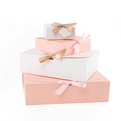 China Recyclable Fancy Cardboard Personalized Bridesmaid Gift Boxes With Magnet Closure for sale